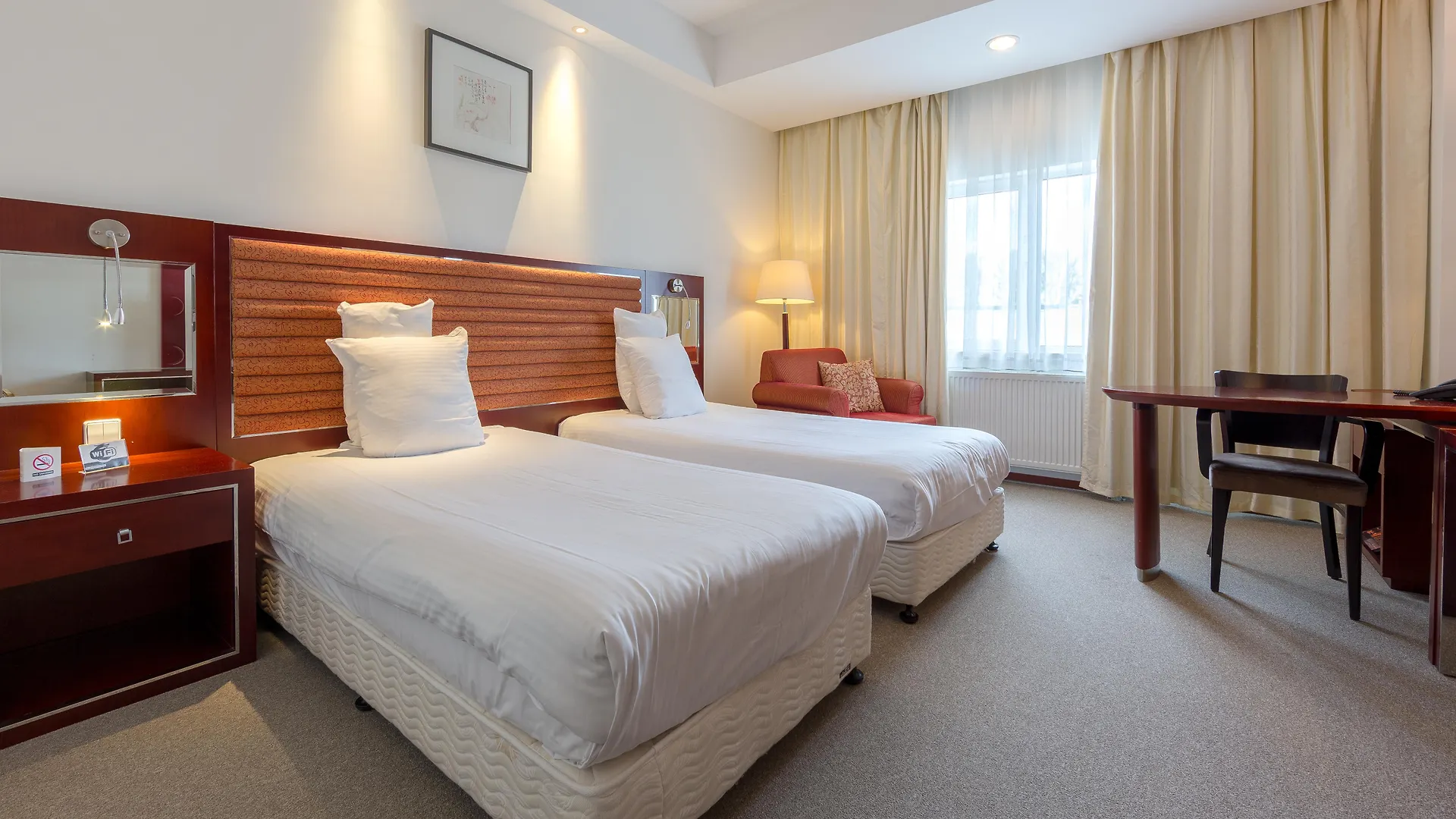 Shanghai Hotel Holland Delft 4*,